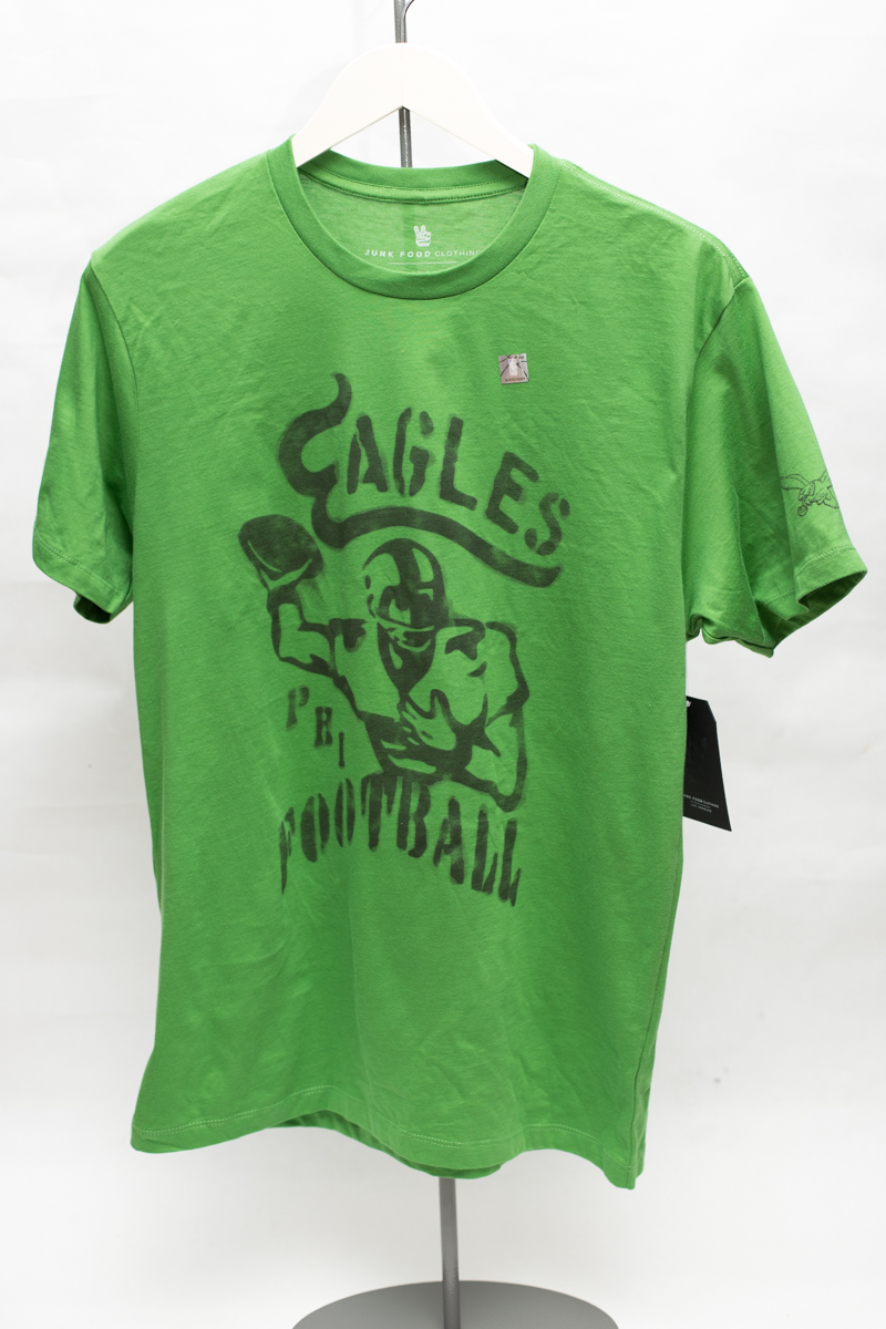 junk food eagles tee